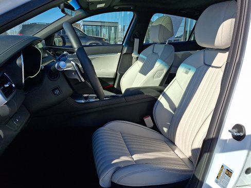 Certified 2025 Genesis G70 3.3T Advanced image 13