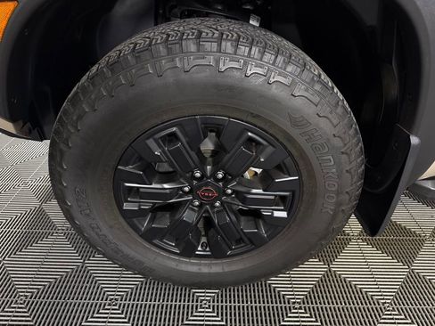 Used 2024 Nissan Frontier PRO-4X w/ Pro Convenience Package image 12