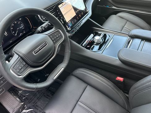 New 2026 Jeep Grand Wagoneer Summit image 11