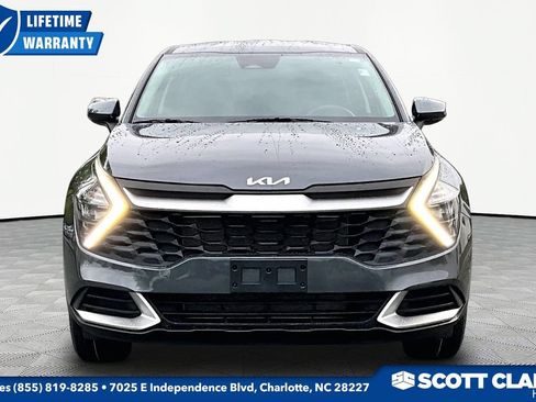 Used 2023 Kia Sportage LX AWD/4WD image 2
