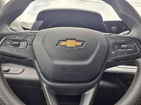 Used 2025 Chevrolet Trax LT FWD image 14