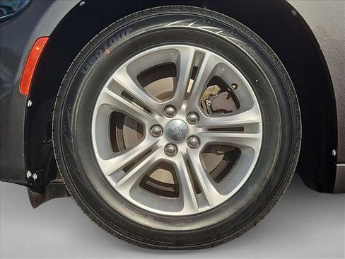Used 2020 Dodge Charger SXT RWD image 28