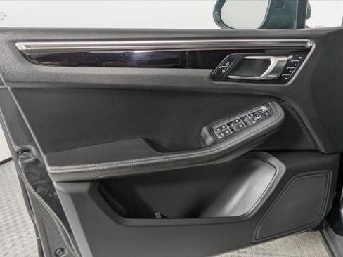 Used 2019 Porsche Macan AWD/4WD image 12
