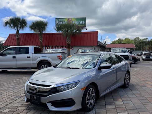 Used 2018 Honda Civic EX image 10