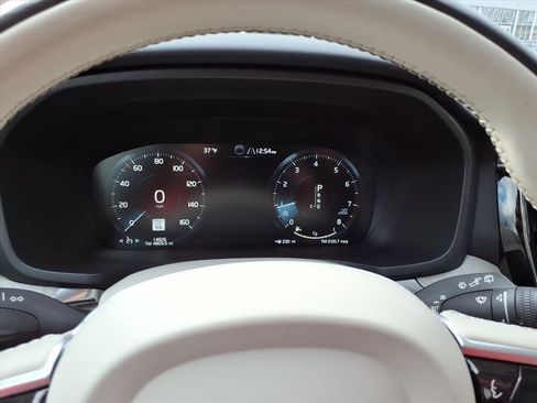 Certified 2022 Volvo V60 T5 Cross Country w/ Climate Package image 18