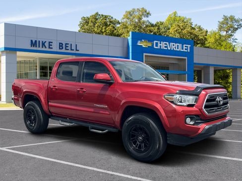 Used 2017 Toyota Tacoma SR5 w/ Tow Package RWD image 1