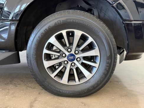 Used 2017 Ford Expedition XLT RWD image 10