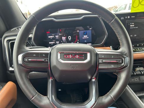 Used 2024 GMC Canyon AT4 image 7