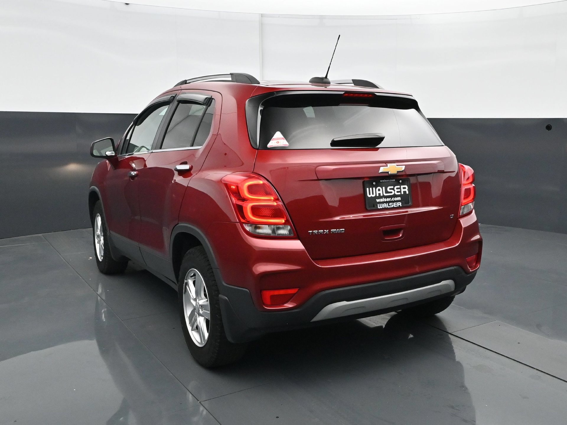 Used 2019 Chevrolet Trax LT w/ Sun & Sound Package AWD/4WD image 4