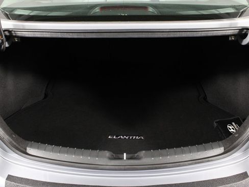 Used 2017 Hyundai Elantra SE w/ SE A/T Tech Package 03 image 15