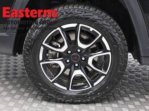 Used 2025 Jeep Compass Trailhawk AWD/4WD image 34