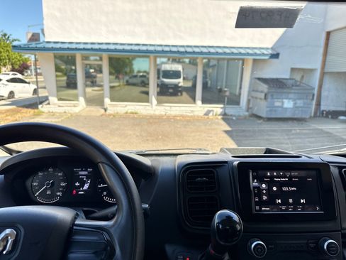 Used 2023 RAM ProMaster 2500 image 17