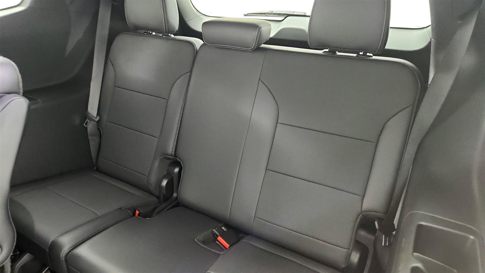 Used 2025 Buick Enclave Preferred FWD image 17