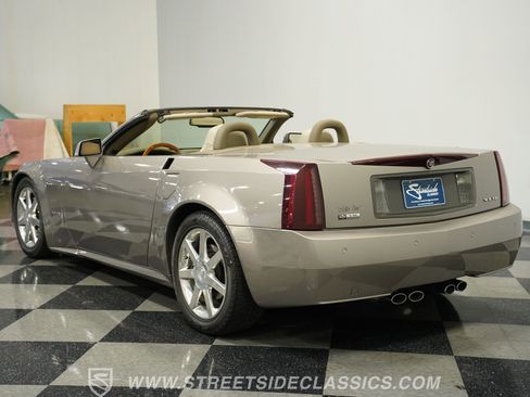 Used 2004 Cadillac XLR image 9