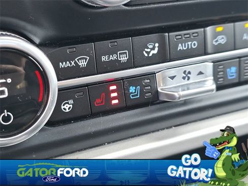 Used 2024 Ford Expedition XLT image 18