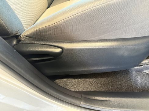 Used 2014 Toyota RAV4 LE FWD image 25
