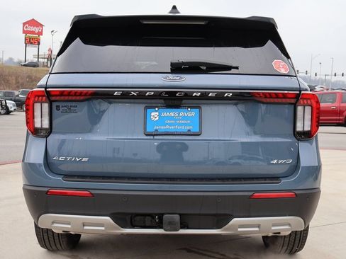 New 2026 Ford Explorer Active w/ Active Comfort Package AWD/4WD image 4