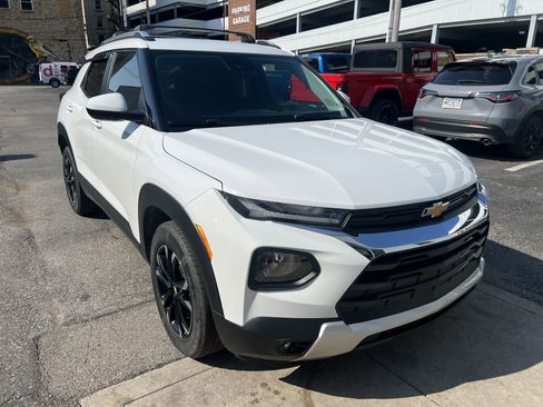Certified 2023 Chevrolet TrailBlazer LT FWD image 3