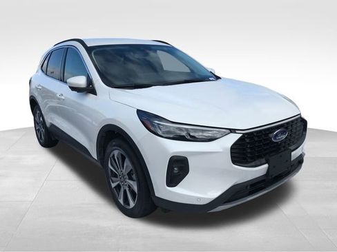 Used 2024 Ford Escape Platinum image 9