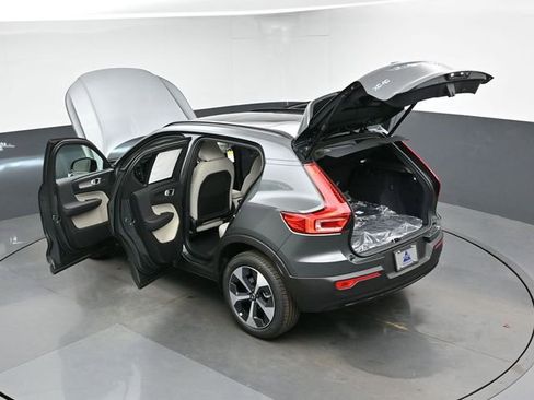 New 2026 Volvo XC40 B5 Plus w/ Protection Package Premier AWD/4WD image 52