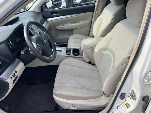 Used 2014 Subaru Outback 2.5i Premium image 9