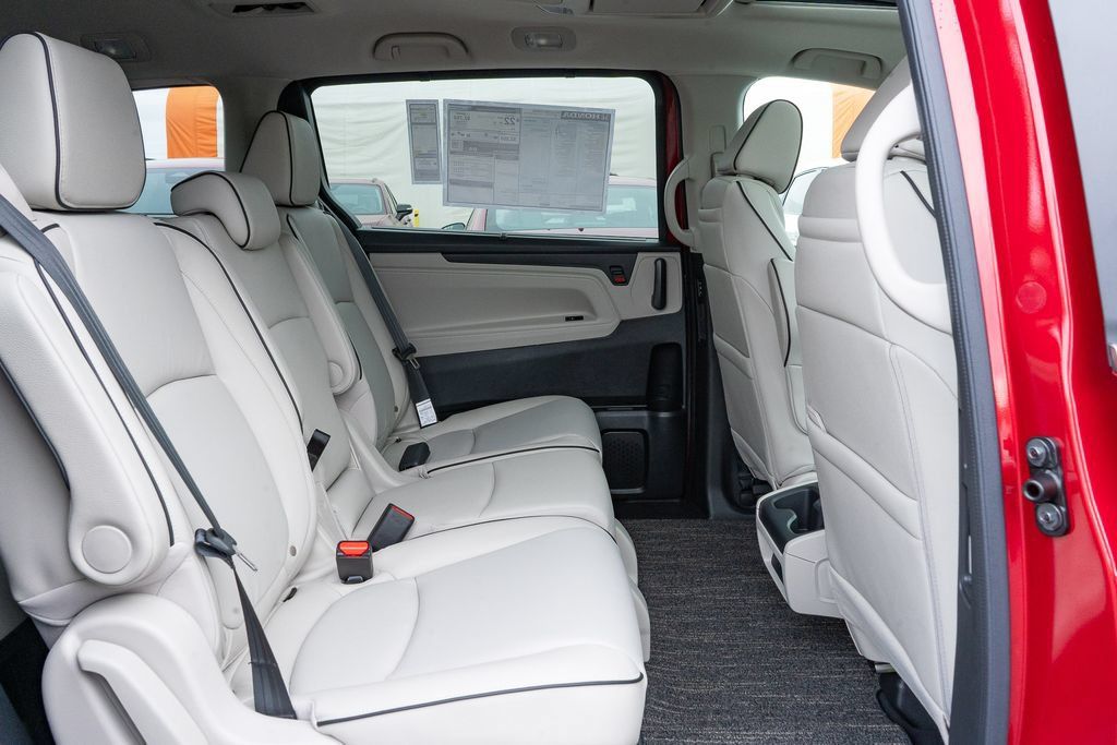 New 2026 Honda Odyssey Touring image 14