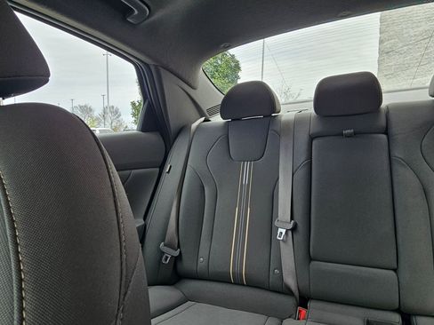 Used 2025 Hyundai Elantra SEL image 25