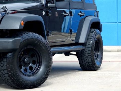 Used 2010 Jeep Wrangler Unlimited Sport image 23