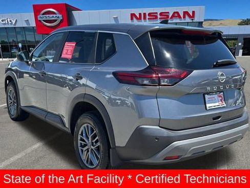 Used 2023 Nissan Rogue S AWD/4WD image 5