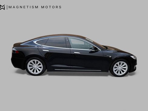 Used 2020 Tesla Model S Long Range Plus image 2