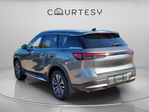 Used 2026 INFINITI QX60 Luxe w/ Family Package AWD/4WD image 3