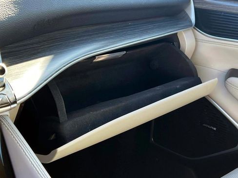 Certified 2024 Jeep Wagoneer Series II image 26