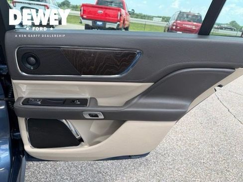 Used 2018 Lincoln Continental Reserve AWD/4WD image 38