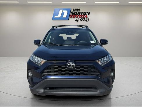 Used 2021 Toyota RAV4 XLE FWD image 2