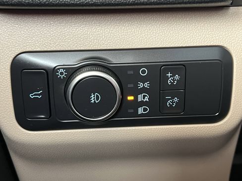 Used 2022 Ford Escape SEL image 35