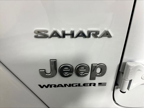Used 2024 Jeep Wrangler Unlimited Sahara w/ Technology Group AWD/4WD image 24