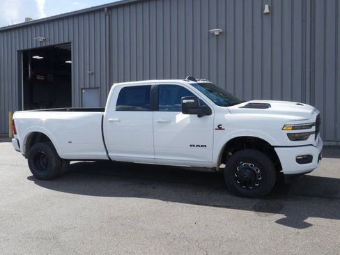New 2026 RAM 3500 Limited AWD/4WD image 9
