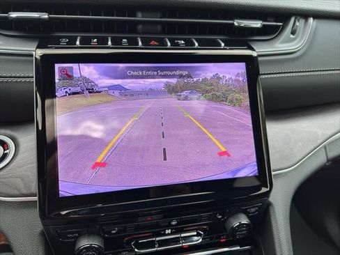 New 2025 Jeep Grand Cherokee Limited image 36