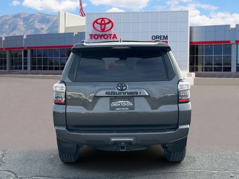 Used 2022 Toyota 4Runner SR5 Premium image 4