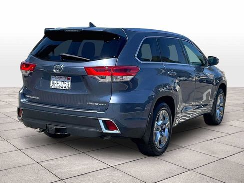 Used 2018 Toyota Highlander Limited Platinum AWD/4WD image 15