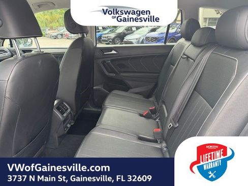 Certified 2022 Volkswagen Tiguan SE FWD image 10