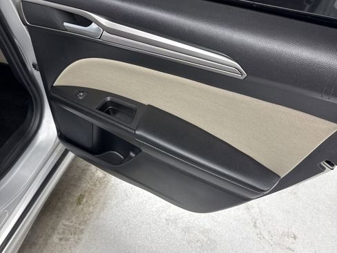 Used 2018 Ford Fusion S image 33