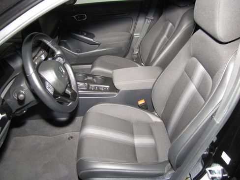 Certified 2025 Honda Civic Sport image 9