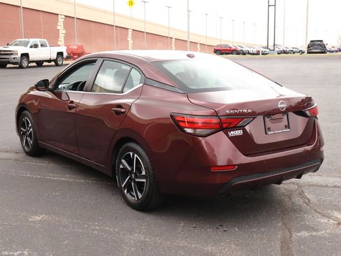 Used 2024 Nissan Sentra SV image 7