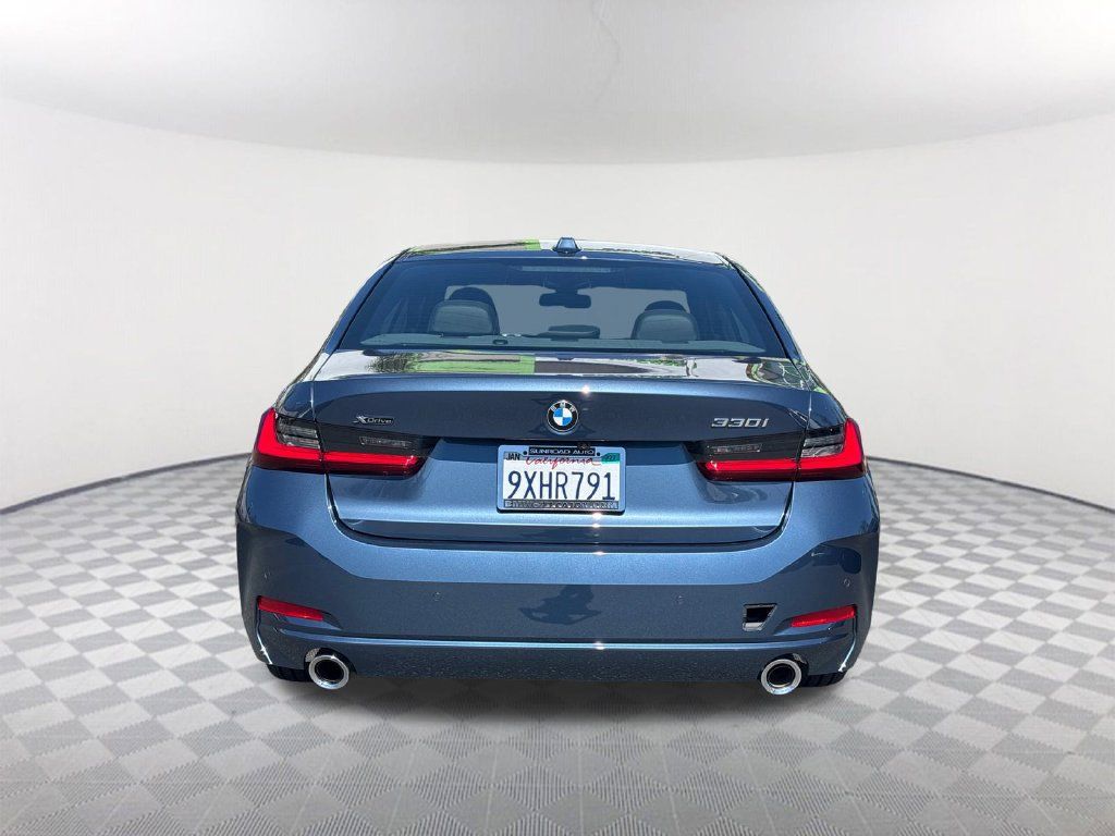 Used 2026 BMW 330i xDrive Sedan w/ Convenience Package AWD/4WD image 5