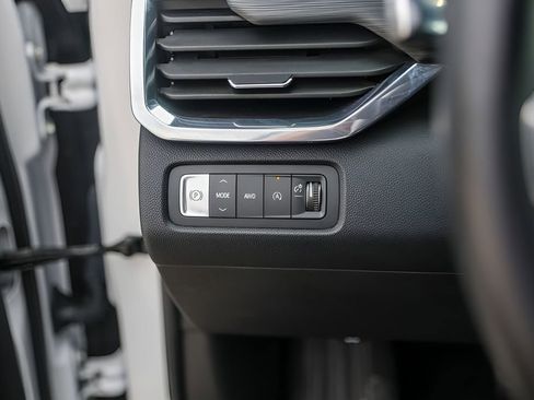 Used 2024 GMC Acadia Elevation image 18