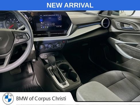 Used 2025 Chevrolet Trax LS w/ LS Convenience Package FWD image 23