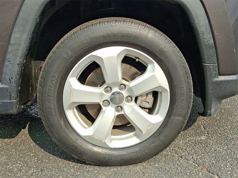 Used 2021 Jeep Compass Latitude w/ Driver Assistance Group image 8