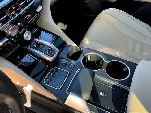 Used 2024 Acura MDX SH-AWD w/ Technology Package image 14