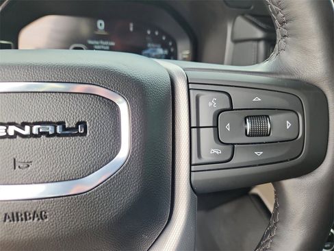 Used 2024 GMC Yukon XL Denali w/ Denali Reserve Package image 23